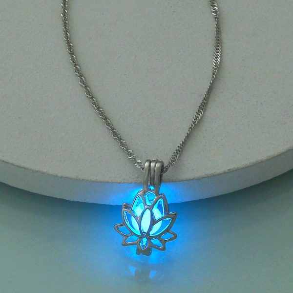 Hollow Lotus Bloom Pendant Necklace Glowing In The Dark Can Open Flower Theme Pendant Neck Chain For Women Winter Clothes Accessories For Music Festival