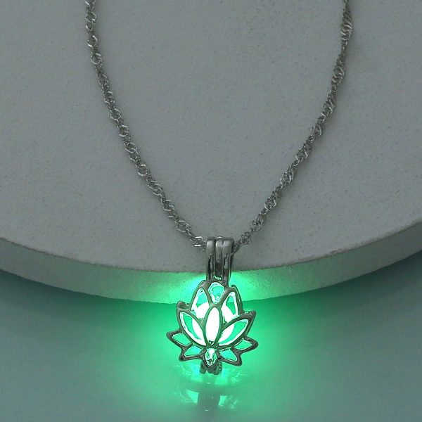 Hollow Lotus Bloom Pendant Necklace Glowing In The Dark Can Open Flower Theme Pendant Neck Chain For Women Winter Clothes Accessories For Music Festival