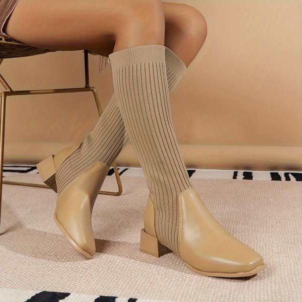 حذاء تشيلسي نسائي شتوي بكعب متوسط ومقدمة مربعة.