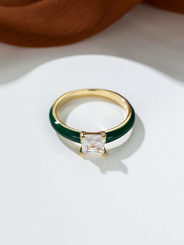 خاتم نسائي أنيق بزركون أزرق بتصميم عتيق وإطار ذهبي