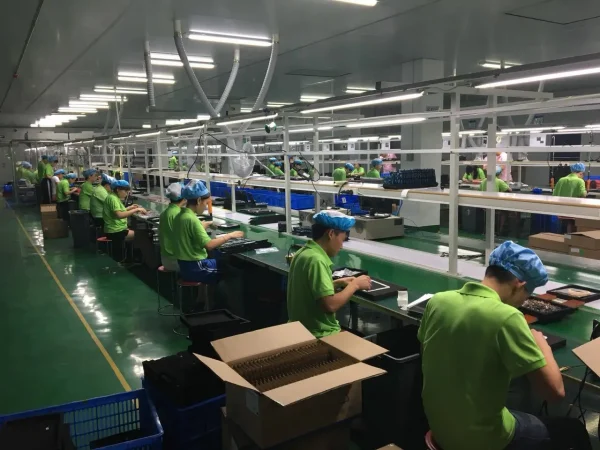 2025 Hot Sales 1:10 4WD RC Car Rock Crawler RC Cars 4x4 15KM/H High Speed Off Road Remote Control Toy for Children Adult