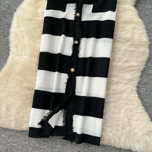 2025 الصيف الخامس الرقبة سترة متماسكة ميدي اللباس المرأة الإمبراطورية محبوك اللباس