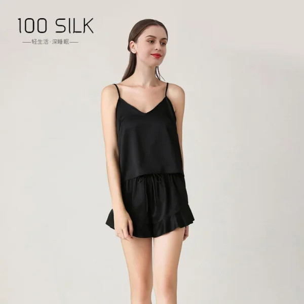 قميص من الساتان الحريري الخالص وسروال قصير مكشكش بطول الركبة، ملابس نوم بخصر مطاطي لفصلي الربيع والصيف