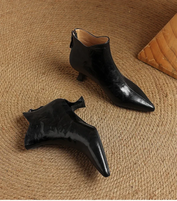 2026 الربيع خمر أشار تو المرأة حذاء من الجلد موضة أحذية كعب سميك موجزة قصيرة بوتاس دي موهير