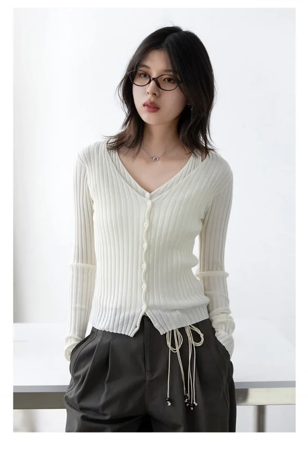 شيك فين سترة نسائية عصرية ريترو جديدة بياقة على شكل حرف v سترة محبوكة مخططة بقصة ضيقة وأكمام طويلة سترة نسائية لربيع وخريف 2025