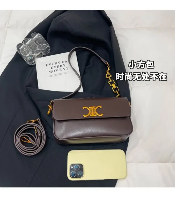 حقيبة كتف مكعبة الشكل، مربعة الشكل مدمجة مع سلسلة مصقولة، تصميم متعدد الاستخدامات للحمل في اتجاهين، مظهر جديد لعام 2026