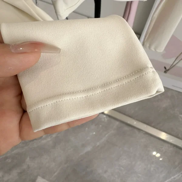 منصات الصدر الثابتة عبرت الظهر ملابس اليوغا ضيقة التخسيس الرياضة بأكمام طويلة تشغيل بولا اللياقة البدنية الملابس بلايز قمصان