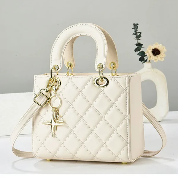 حقائب كتف نسائية جديدة لعام 2025 حقائب كتف نسائية فاخرة ذات تصميم كبير حقيبة كروس عصرية ذات سعة كبيرة