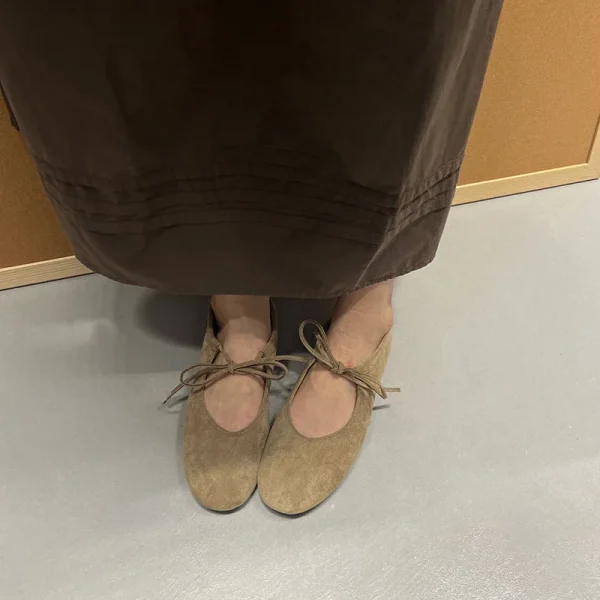 أحذية نسائية مسطحة بعقدة فراشة عصرية مع حذاء كاجوال للنساء حذاء ناعم للأقدام بمقدمة مستديرة حذاء مسطح للنساء قابل للارتداء بسهولة