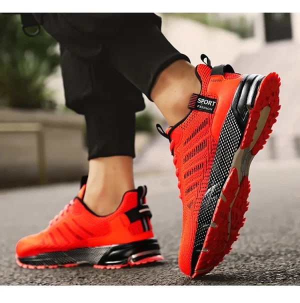 🔹 حذاء رياضي رجالي خفيف وقابل للتنفس.