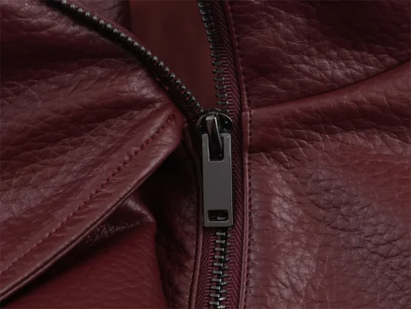 سترة نسائية لخريف 2025 جديدة باللون الأسود بأكمام طويلة من الجلد الصناعي بتصميم دراجة نارية