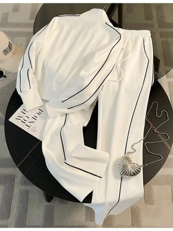 مجموعة ملابس رياضية نسائية ذات ألوان مختلفة لربيع وخريف