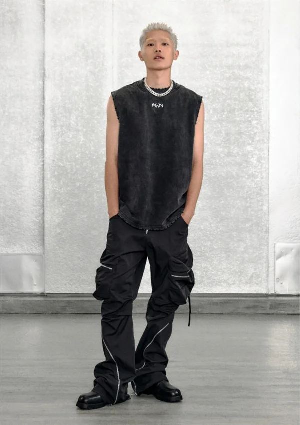 Mauroicardi ربيع الخريف السراويل البضائع السوداء الرائعة للرجال مع جيوب كبيرة طويلة زيبر الفاخرة مصمم الملابس السراويل موضة 2023