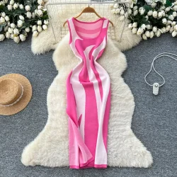 فستان محبوك صيفي جديد للسيدات موضة 2026 بدون أكمام ورقبة دائرية فستان ضيق غير منتظم مخطط عالي الخصر بدون أكمام