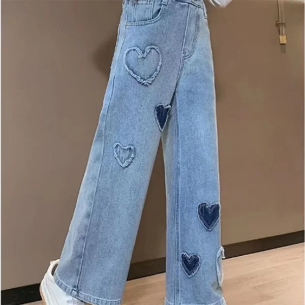 جينز بناتي على شكل قلب ربيع 2025 سروال طويل أنيق للأطفال على الموضة الكورية للفتيات ملابس خارجية للربيع والخريف