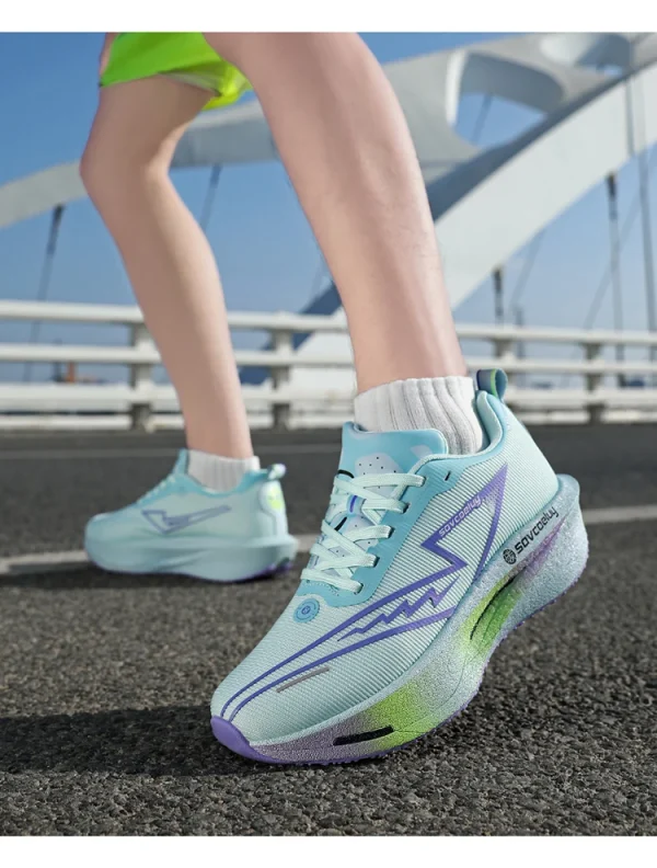 أحذية الجري المصنوعة من الكربون المتخصصة في الماراثون للرجال رياضية قابلة للتنفس وخفيفة الوزن للنساء أحذية رياضية مريحة مضادة للانزلاق