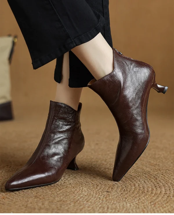 2026 الربيع خمر أشار تو المرأة حذاء من الجلد موضة أحذية كعب سميك موجزة قصيرة بوتاس دي موهير