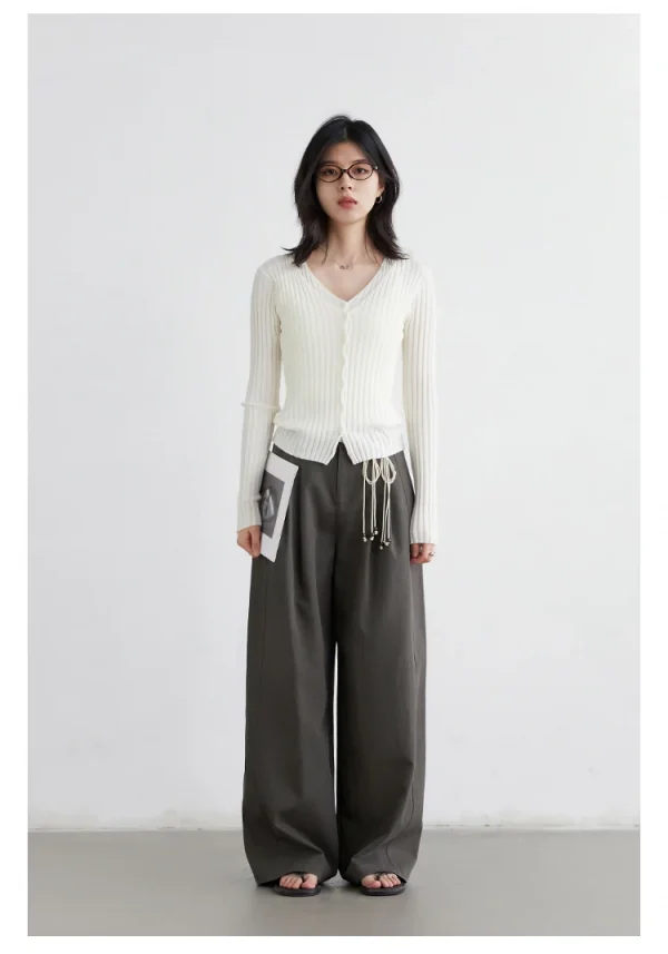 شيك فين سترة نسائية عصرية ريترو جديدة بياقة على شكل حرف v سترة محبوكة مخططة بقصة ضيقة وأكمام طويلة سترة نسائية لربيع وخريف 2025