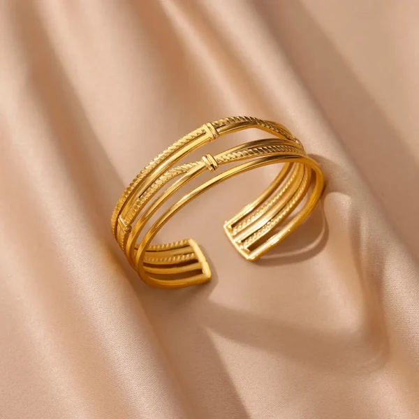 الجديد في أساور الفولاذ المقاوم للصدأ للنساء الفاخرة الذهب اللون هندسية مفتوحة الكفة سوار فام خمر مجوهرات الزفاف هدية