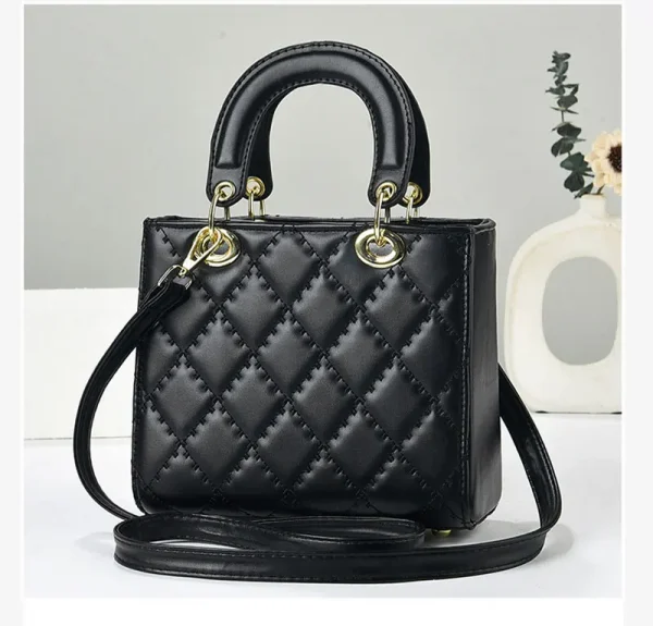 حقائب كتف نسائية جديدة لعام 2025 حقائب كتف نسائية فاخرة ذات تصميم كبير حقيبة كروس عصرية ذات سعة كبيرة