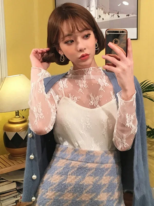 قميص داخلي من الدانتيل برقبة عالية لخريف وشتاء جديد للسيدات، قميص شبكي خشبي راقي وأنيق