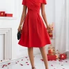 فستان نسائي للربيع والصيف أحمر على شكل حرف V وأكمام قصيرة وخصر مكشكش وواسع للحفلات المسائية