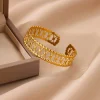 الجوف عبرت الملمس أساور للنساء الفولاذ المقاوم للصدأ الذهب اللون هندسية الكفة سوار فام خمر مجوهرات الزفاف هدية