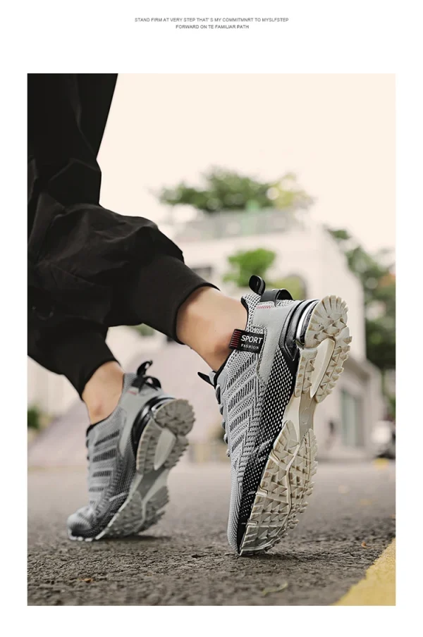 🔹 حذاء رياضي رجالي خفيف وقابل للتنفس.