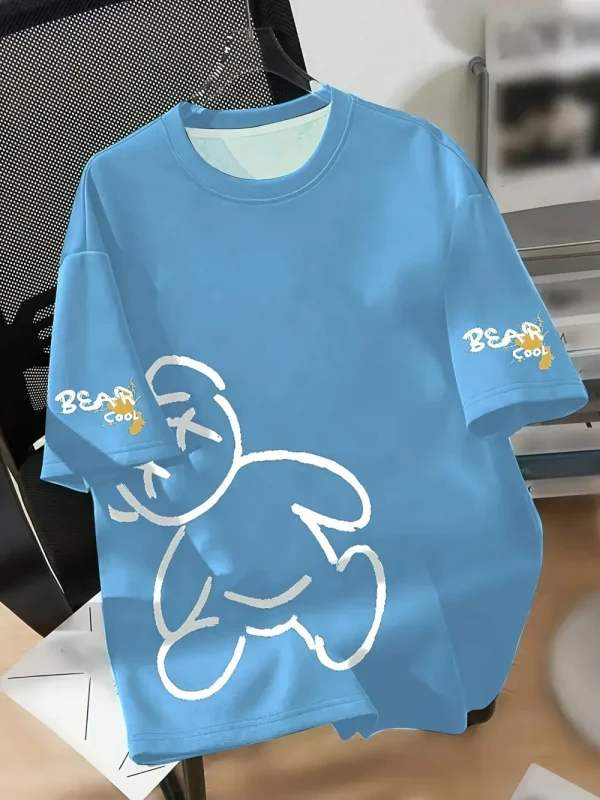 تي شيرت رجالي صيفي بفتحة رقبة دائرية يسمح بالتهوية مع نمط طباعة الدب الكرتوني مناسب لتقديمه كهدية للأصدقاء يوميًا وفي عطلة نهاية الأسبوع