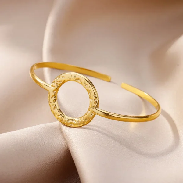 أساور من الفولاذ المقاوم للصدأ للنساء باللون الذهبي بنقشة هندسية سوار مفتوح قديم المجوهرات النسائية