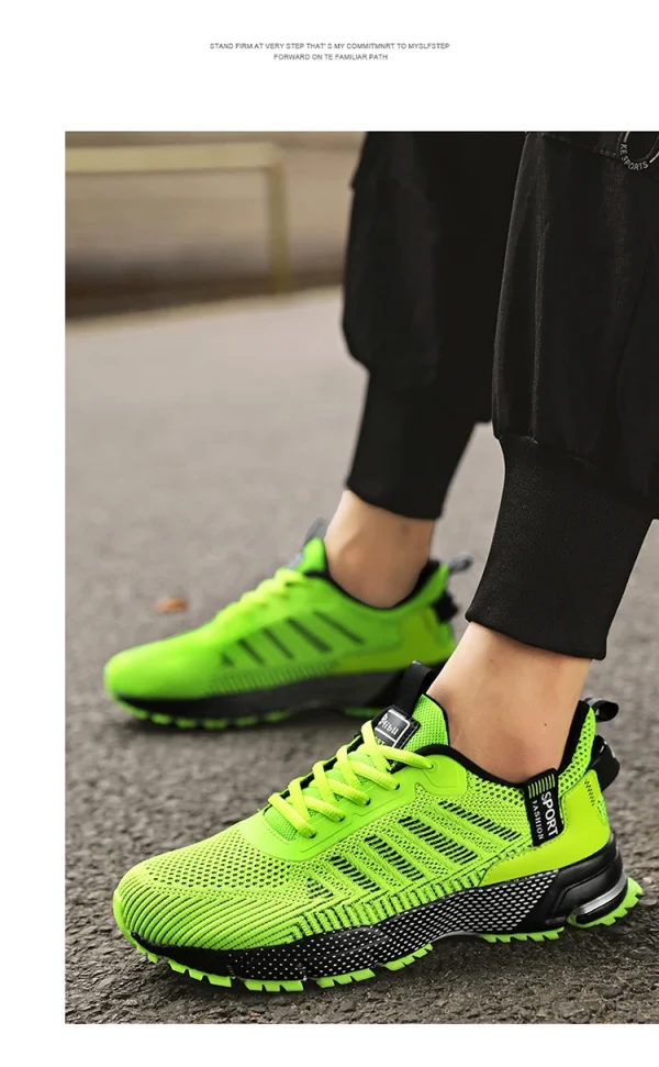 🔹 حذاء رياضي رجالي خفيف وقابل للتنفس.