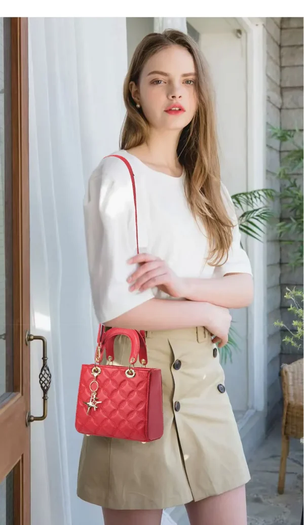 حقائب كتف نسائية جديدة لعام 2025 حقائب كتف نسائية فاخرة ذات تصميم كبير حقيبة كروس عصرية ذات سعة كبيرة