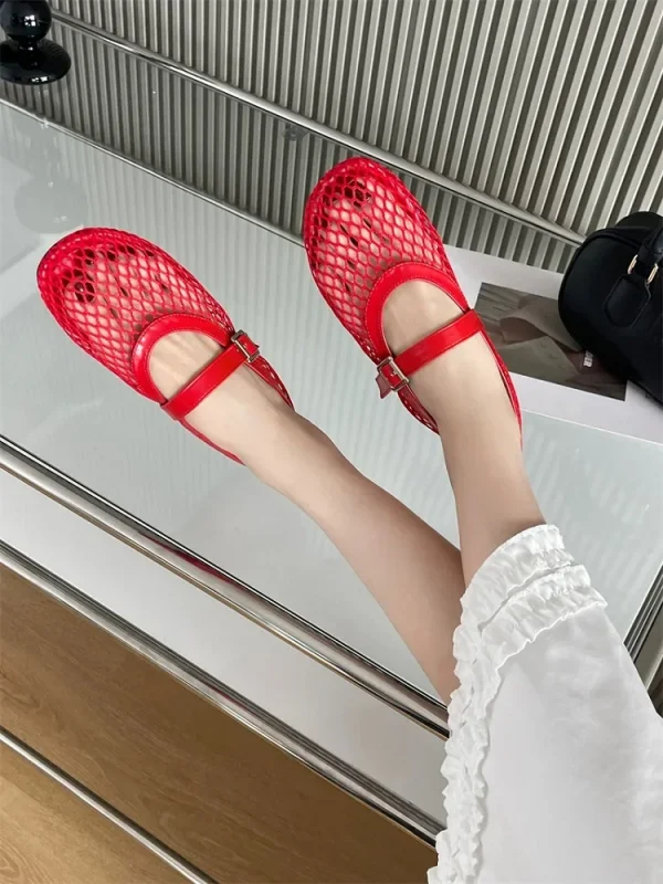 Eilyken مصمم صيفي مريح بكعب شبكي للنساء أحذية مسطحة عصرية بمقدمة مستديرة وحزام بإبزيم صندل كاجوال للخروج في الهواء الطلق