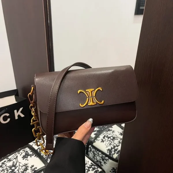 حقيبة كتف مكعبة الشكل، مربعة الشكل مدمجة مع سلسلة مصقولة، تصميم متعدد الاستخدامات للحمل في اتجاهين، مظهر جديد لعام 2026