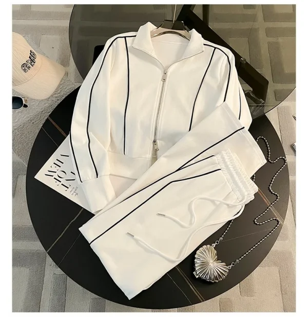 مجموعة ملابس رياضية نسائية ذات ألوان مختلفة لربيع وخريف