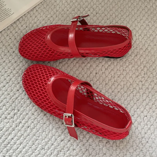 Eilyken مصمم صيفي مريح بكعب شبكي للنساء أحذية مسطحة عصرية بمقدمة مستديرة وحزام بإبزيم صندل كاجوال للخروج في الهواء الطلق