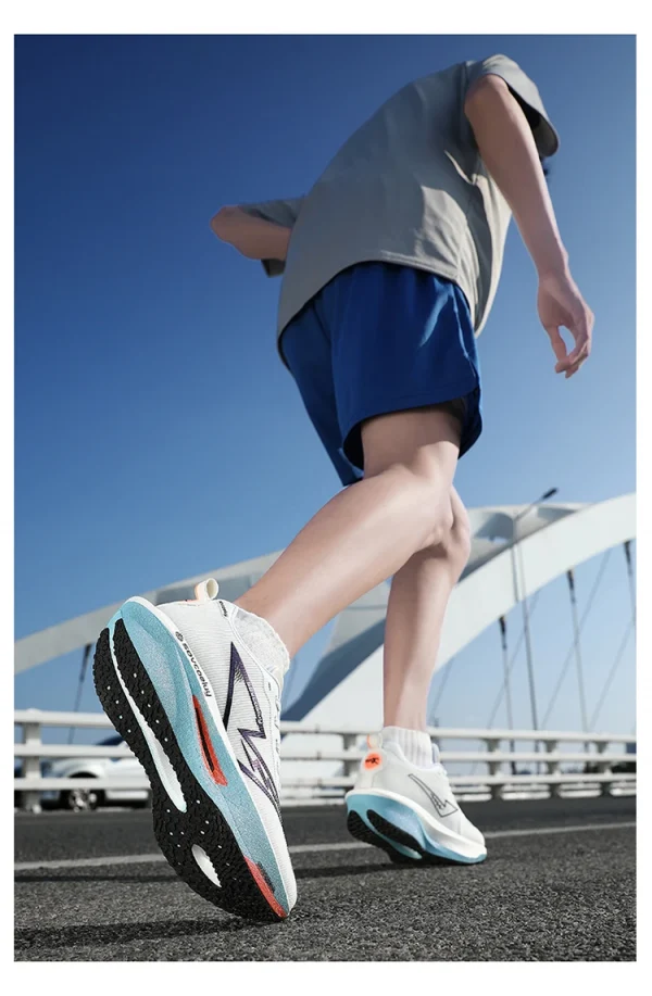 أحذية الجري المصنوعة من الكربون المتخصصة في الماراثون للرجال رياضية قابلة للتنفس وخفيفة الوزن للنساء أحذية رياضية مريحة مضادة للانزلاق