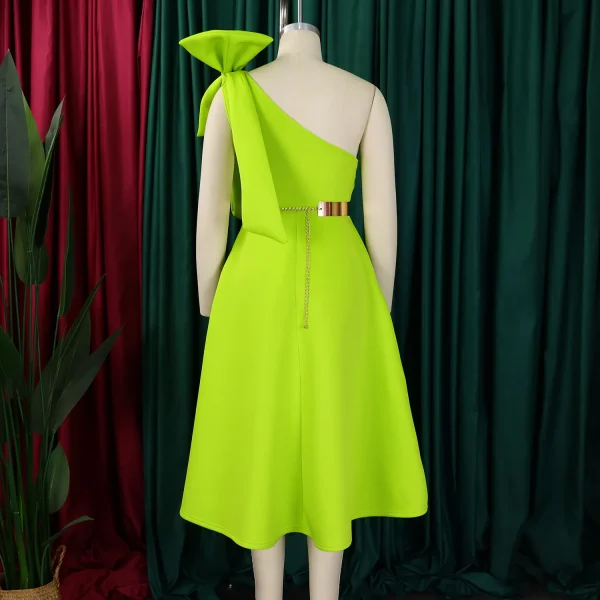 موضة النساء بمقاسات كبيرة فستان بكفة كتف مائلة مع فيونكة لحفلات رسميّة فستان أنيق جديد للمناسبات الخاصة