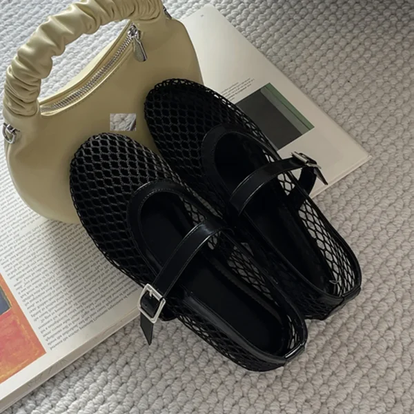 Eilyken مصمم صيفي مريح بكعب شبكي للنساء أحذية مسطحة عصرية بمقدمة مستديرة وحزام بإبزيم صندل كاجوال للخروج في الهواء الطلق