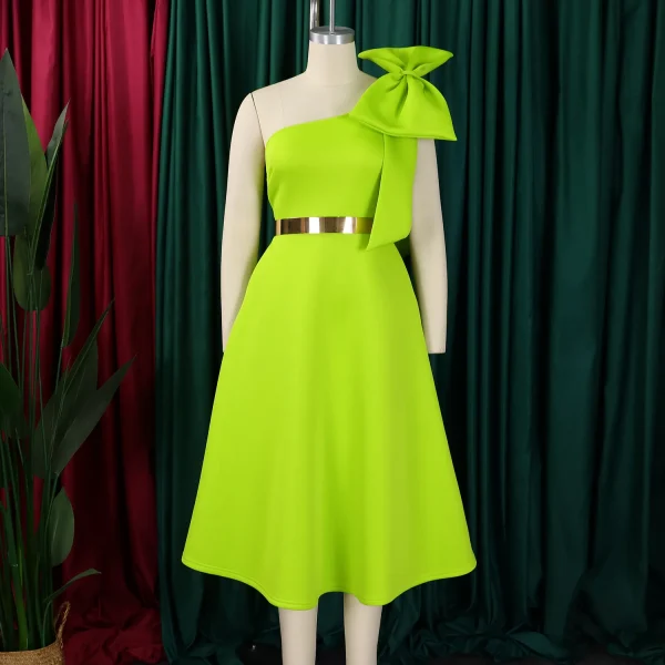 موضة النساء بمقاسات كبيرة فستان بكفة كتف مائلة مع فيونكة لحفلات رسميّة فستان أنيق جديد للمناسبات الخاصة