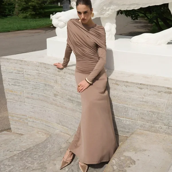 فستان طويل مثير مكشكش بأكمام طويلة للنساء لخريف وشتاء جديد غير منتظم بياقة دائرية وخصر عالٍ فستان حفلات للنوادي للسيدات