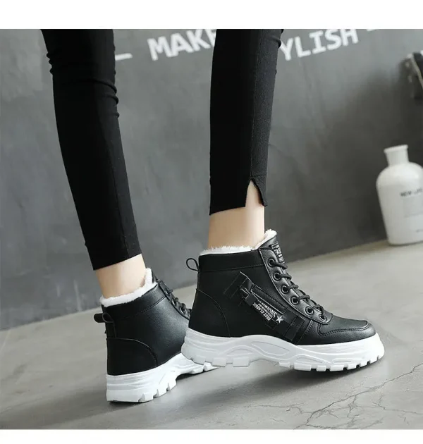 أحذية رياضية نسائية شتوية برباط للكاحل أحذية نسائية بكعب مسطح أحذية تشيلسي أو أنبوب لمواسم الخريف والربيع