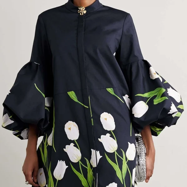 قمصان أنيقة ذات ياقة واقفة مطبوعة بالأزهار، فساتين طويلة للسيدات، أكمام فانوس ربيعية، معاطف واقٍ من المطر بصدر واحد