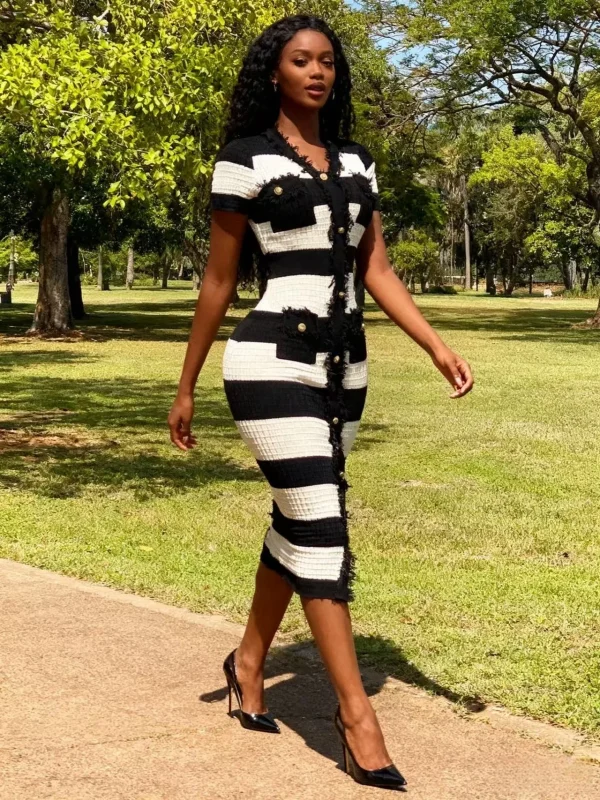 فستان نسائي أنيق مخطط برقبة على شكل حرف V صيفي بأكمام قصيرة ومتماسك بشرابة فساتين ضيقة للنساء