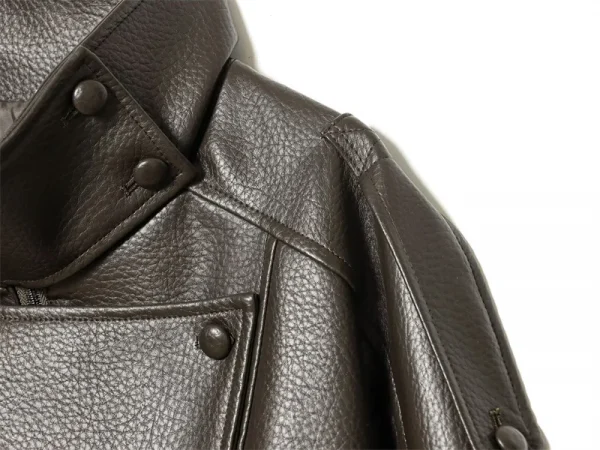 سترة نسائية لخريف 2025 جديدة باللون الأسود بأكمام طويلة من الجلد الصناعي بتصميم دراجة نارية