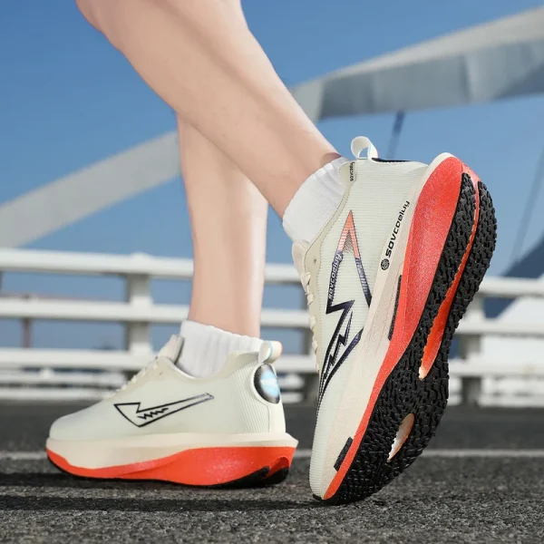 أحذية الجري المصنوعة من الكربون المتخصصة في الماراثون للرجال رياضية قابلة للتنفس وخفيفة الوزن للنساء أحذية رياضية مريحة مضادة للانزلاق