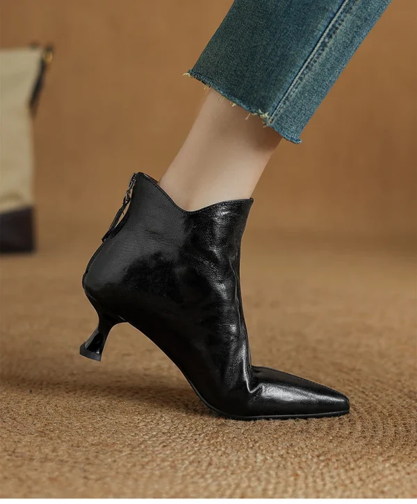 2026 الربيع خمر أشار تو المرأة حذاء من الجلد موضة أحذية كعب سميك موجزة قصيرة بوتاس دي موهير