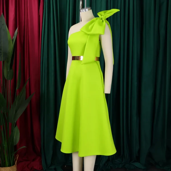 موضة النساء بمقاسات كبيرة فستان بكفة كتف مائلة مع فيونكة لحفلات رسميّة فستان أنيق جديد للمناسبات الخاصة