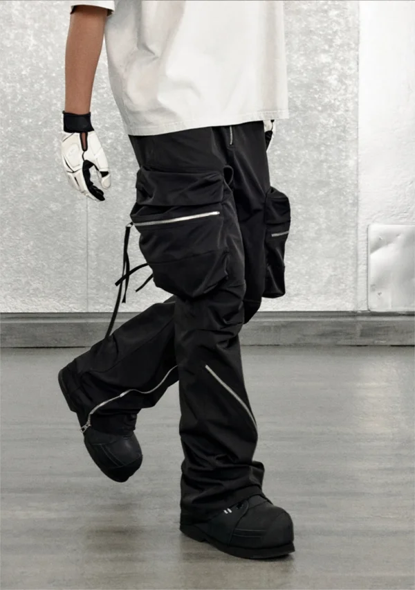 Mauroicardi ربيع الخريف السراويل البضائع السوداء الرائعة للرجال مع جيوب كبيرة طويلة زيبر الفاخرة مصمم الملابس السراويل موضة 2023