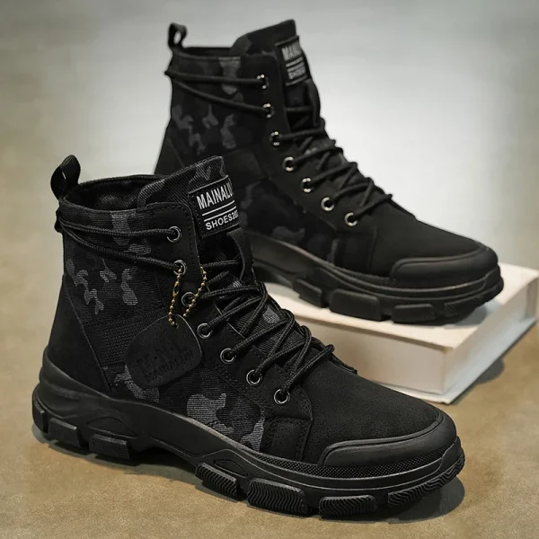 🔹 حذاء مشي رجالي خفيف ومتين بنمط مموه.